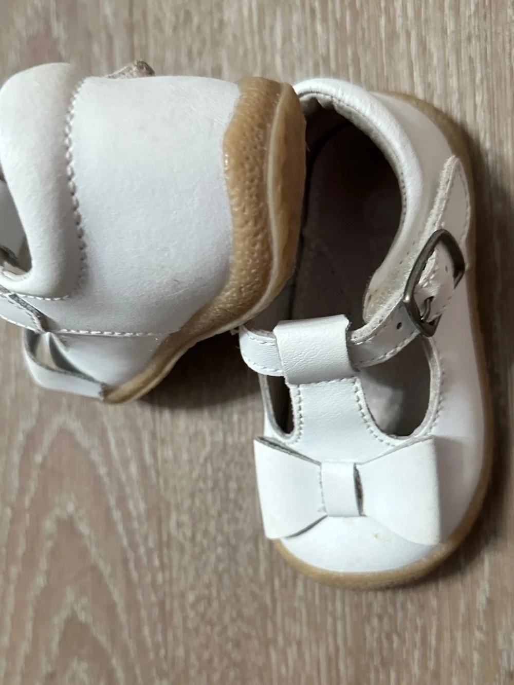 Girls' L'Amour Emma Bow T-Strap Mary Jane Shoe VGC Size 4 White Baby Toddler